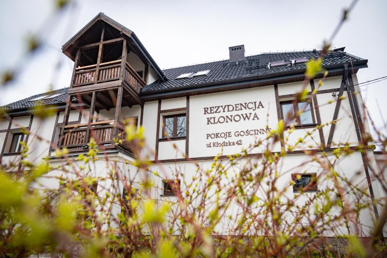 Pensjonat Klonowa *